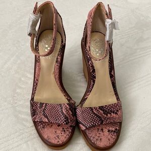 Vince Camuto Women's GRETAM Wedge Sandal Size 5